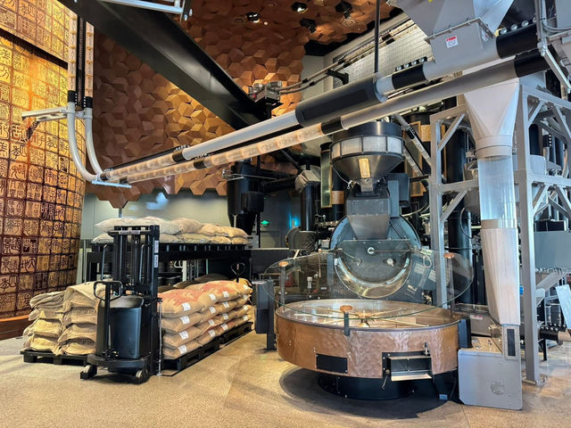 Starbucks Reserve Roastery, Shanghai ☕️  Starbucks Reserve Roastery, Shanghai ☕️