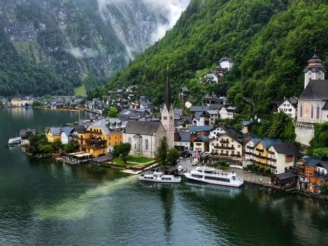 🏘️ Hallstatt Old Town – Austria’s Timeless Lakeside Village