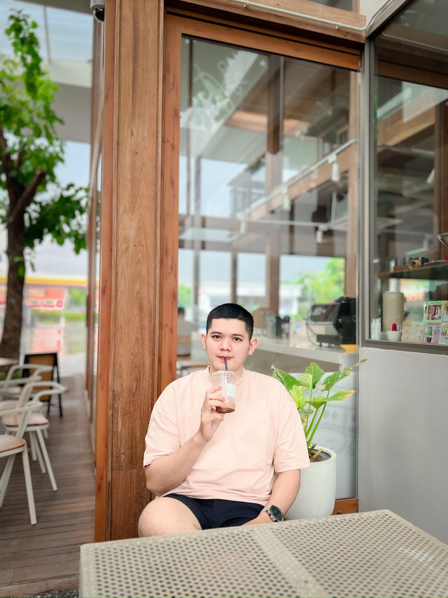 📍 Brewtanist Café, ปราจีนบุรี