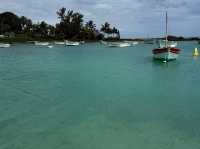 Notre Dame Auxiliatrice - Bright colors and a picturesque view of Mauritius 