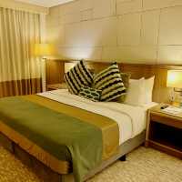 Scholarly Calm & City Comfort