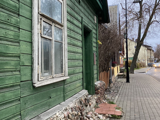 静寂に包まれた湖に佇むカウナス城 静寂に包まれた湖に佇むカウナス城