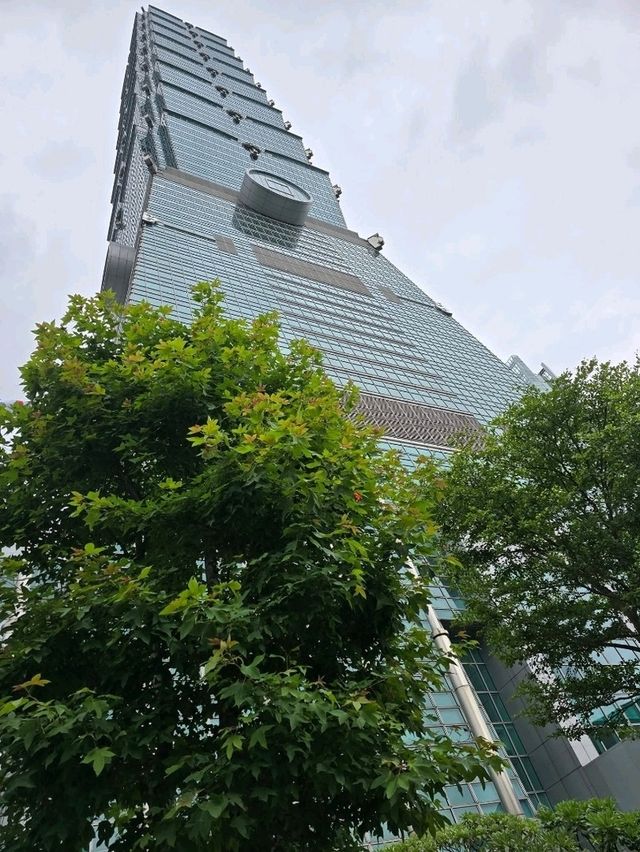 Golden Hour Stroll at Taipei 101: Sunset Vibes & Insta-Worthy Moments 🌇✨ Golden Hour Stroll at Taipei 101: Sunset Vibes & Insta-Worthy Moments 🌇✨