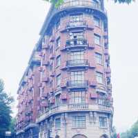 📸上海武康大樓｜走進復古電影場景的高級街拍之旅！✨