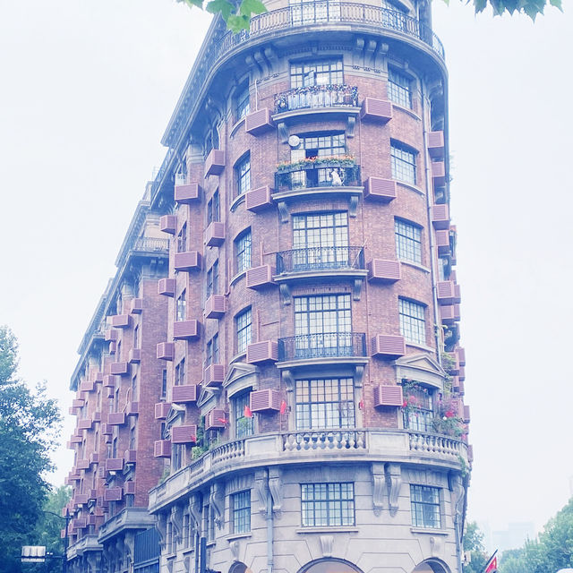 📸上海武康大樓｜走進復古電影場景的高級街拍之旅！✨