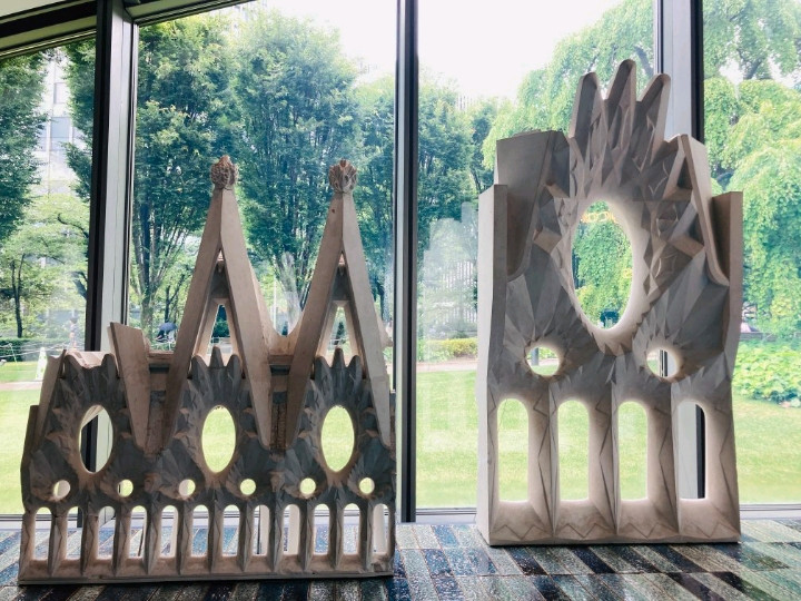 絵画 trip Tokyo Art Trip: [Enjoy the 21_21 Gallery for Free - Gaudí's Window