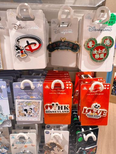 Hong Kong Disneyland ピンバッジ 大量セット Hong Kong Disneyland 20th Anniversary Theme. | Trip.com Hong Kong