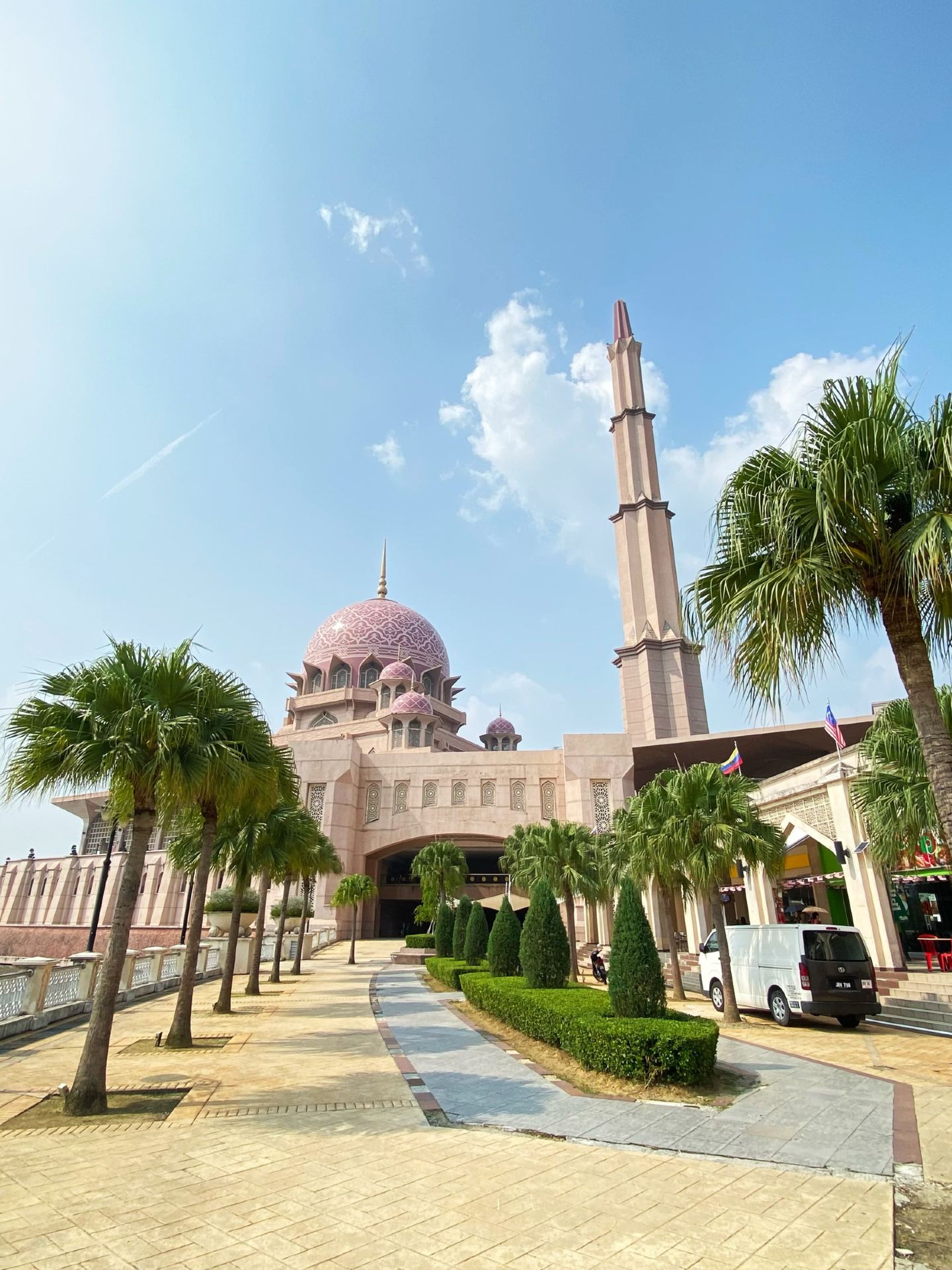 Pink mosque checked🙏🏼