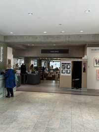 밴쿠버 다운타운에 있는Vancouver Art Gallery 