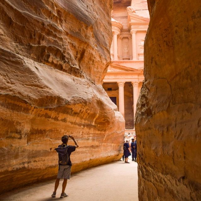 Al-Siq: The Majestic Gateway to Petra