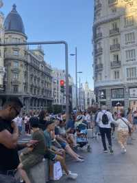 The vibe of Madrid in a couple of pictures. 
