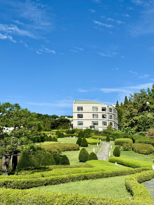 EHWA UNIVERSITY | A SCENIC CAMPUS FILLED WITH TRADITION AND MODERNITY