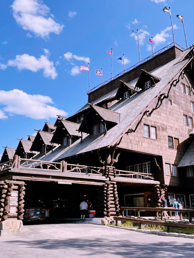🏕️ Where to Stay in Yellowstone & Grand Teton National Parks 🛏️🌲