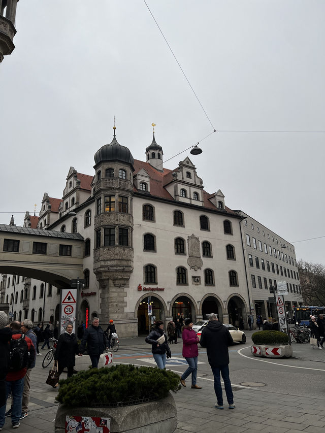 München: Where History Meets Gemütlichkeit 🇩🇪✨