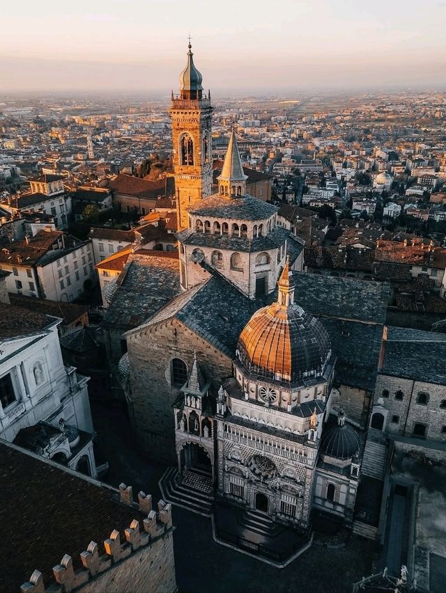 🏰🧡 “Stone Walls & Sky-High Views: My Perfect Day in Bergamo” 🇮🇹