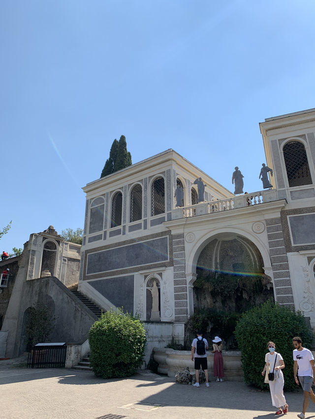 🏛️ Rome: Timeless Beauty & Ancient Wonders