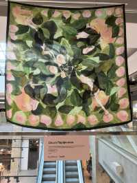 Silky painting in Neglinnaya gallery 