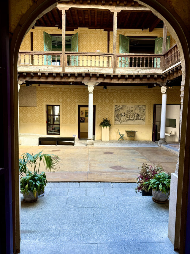 Tradition in Conversation with Modernity Tradition in Conversation with Modernity