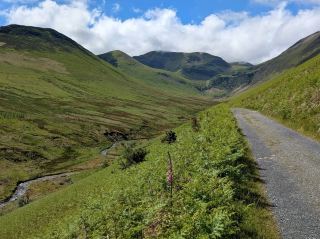 스키도(Skiddaw) 등반: 레이크 디스트릭트의 웅장한 고지대 클래식 코스 。