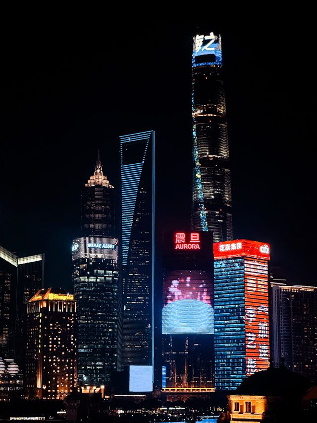 Nighttime at The Bund, Shanghai🌃⭐️