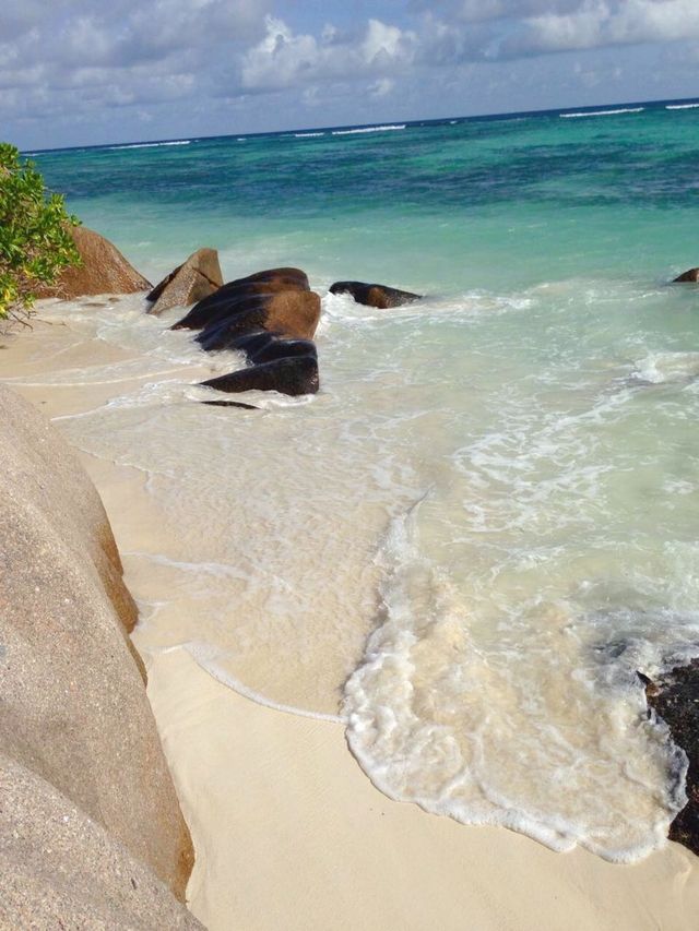 世界上最美麗的海灘——塞舌爾德阿讓沙灘！