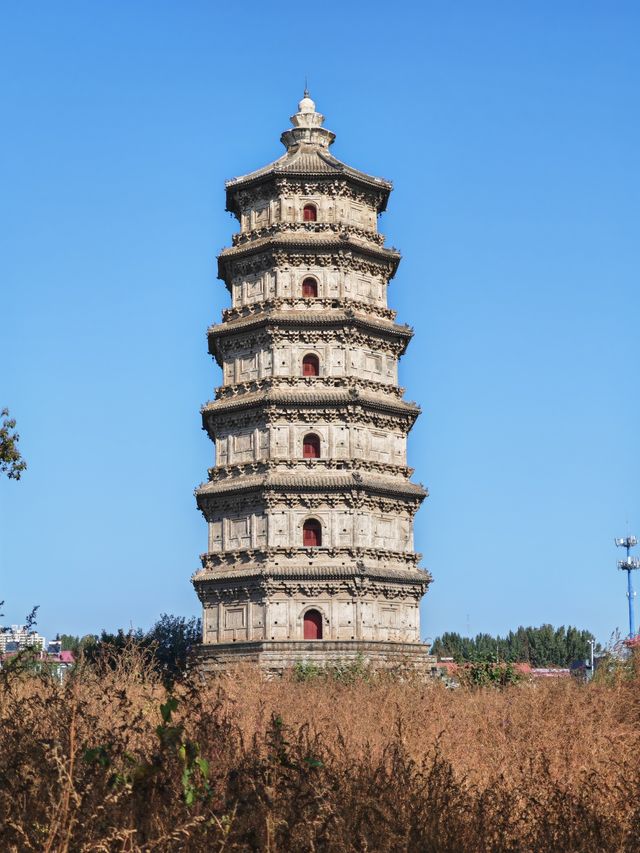涿州雙塔，位於河北省涿州市老城區東北隅