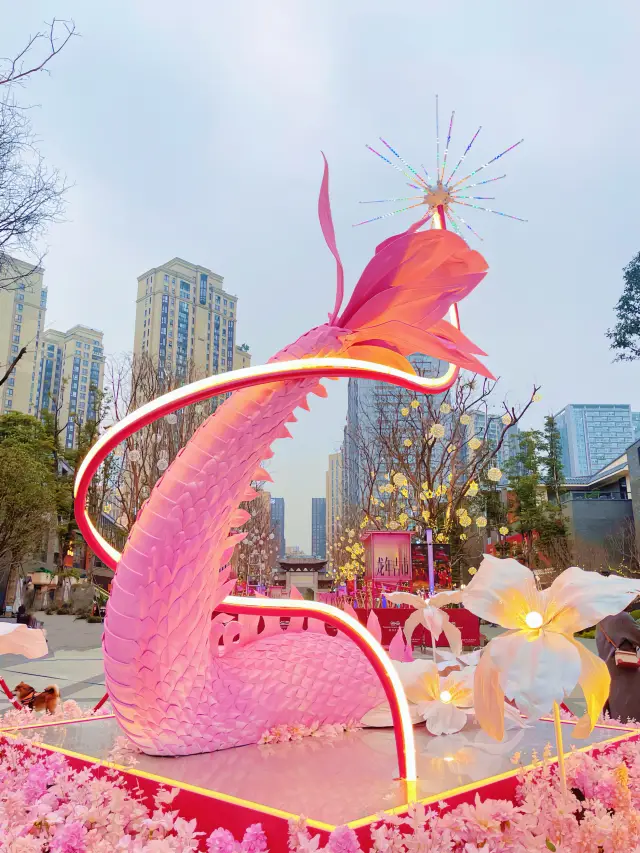 The pink dragons in Chengdu this year are crazy popular! Princes and princesses, please get rich!