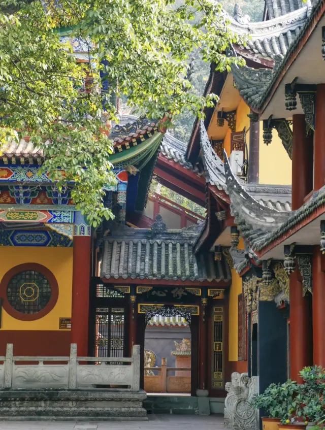 Don't just go to Wenshu Monastery, this Ming Dynasty ancient temple is worth it
