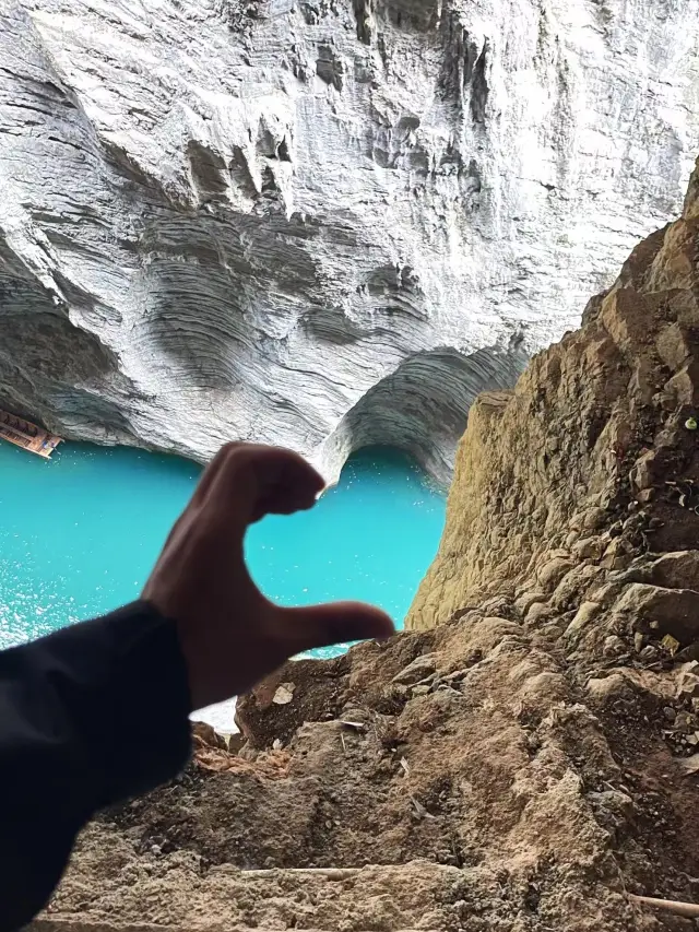 Hubei Enshi's Hefeng Pingshan Grand Canyon has been called the most beautiful place in China by National Geographic