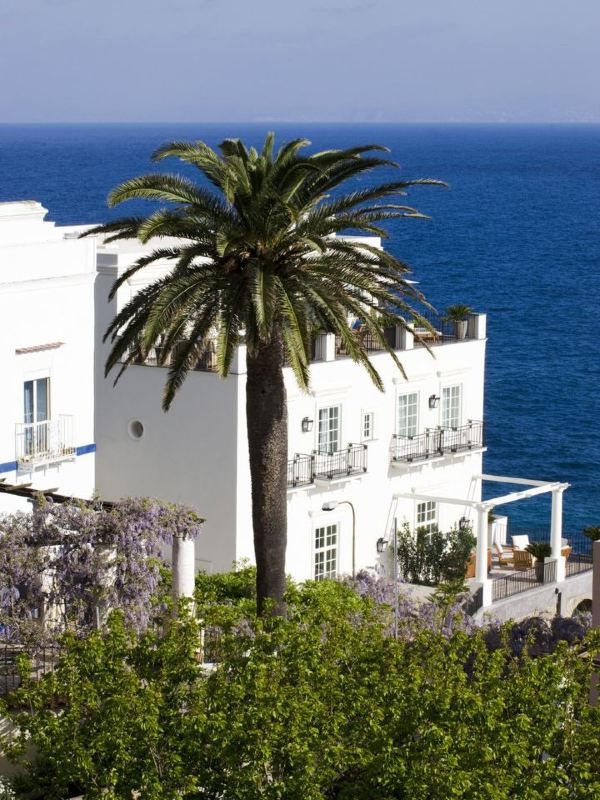 Capri's Cozy Corners: Top Hotel Picks 🌟🏨🍋