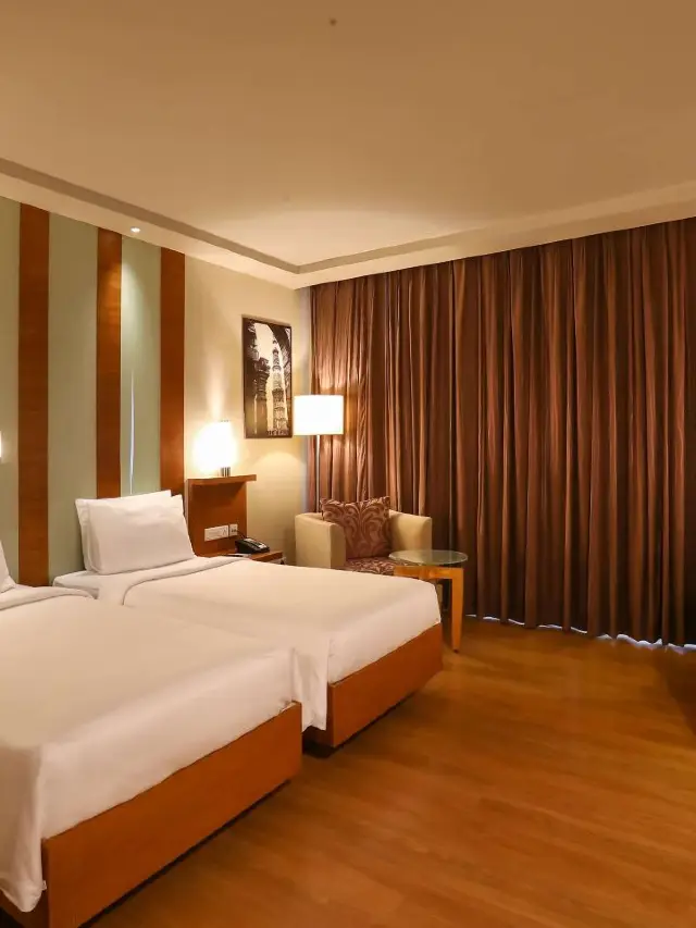 🌟 Chennai Charm: Radisson's Amazing Offer! 🏨✨