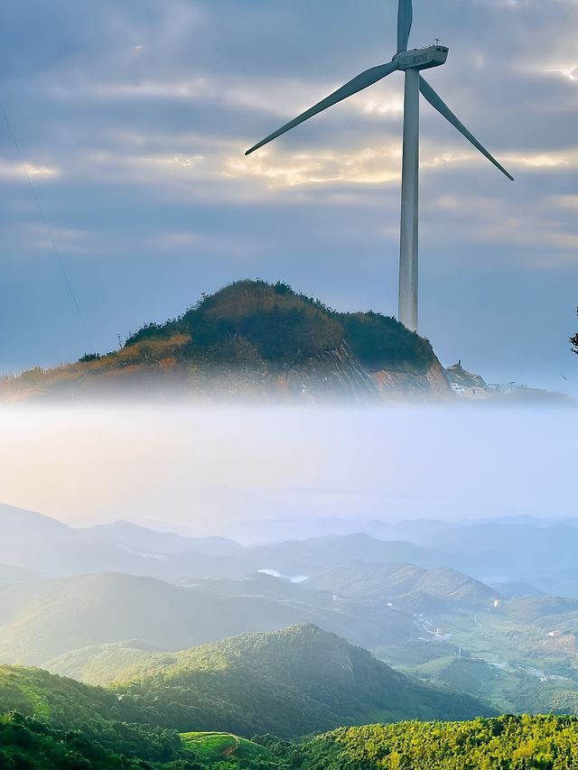 雲海日出，風車相伴：缺牙山之旅