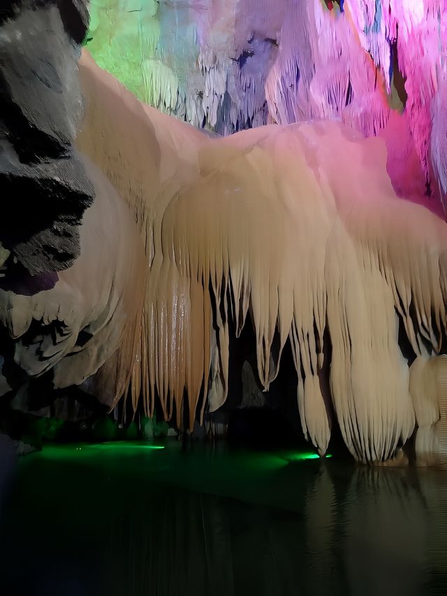 湖南梅山龙洞｜探索神秘的地下溶洞，開啟一場視覺盛宴。