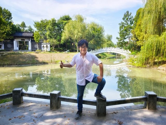 武漢園博園離漢口站頗近，有地鐵，但下車後要走一段路程。園博園頗大，需要收門票。如果純步行遊玩會略為耗費體力。