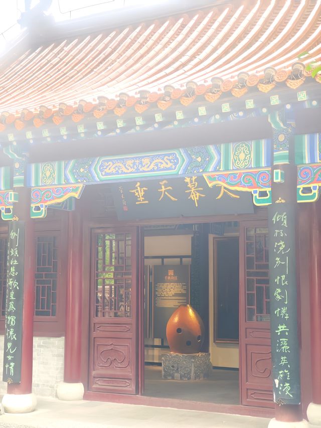 西楚霸王短暫卻又轟轟烈烈的一生。
