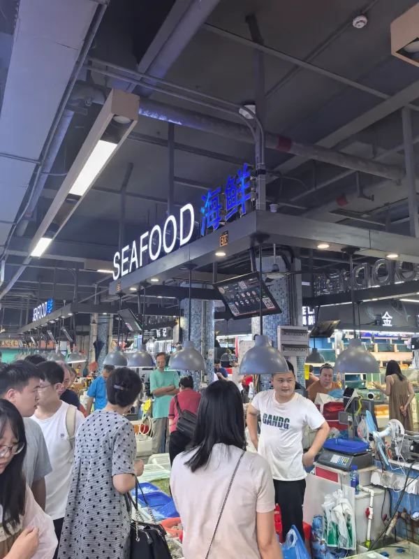 帶喜歡吃海鮮的朋友去南山蛇口，朋友驚呼…