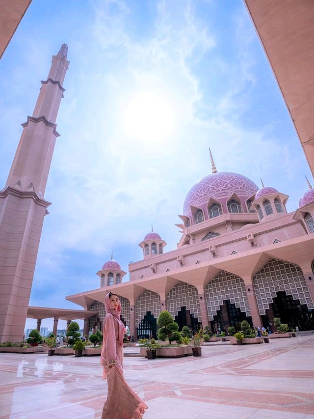 Pink Mosque in Kuala Lumpur is Lovely🧡❤️