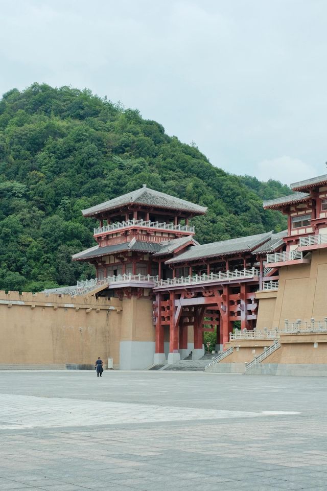 都勻｜秦漢影視城掠影。