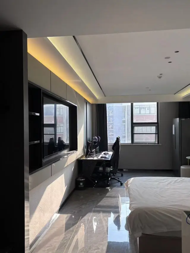 Dear friends, today I want to recommend a super cool experience - e-sports hotels. 