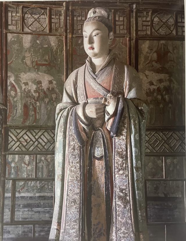 《汾陽太符觀彩塑》仙女下凡該是這般模樣 汾陽不止有名酒，不止有杏花，古代道觀中還藏着國色天香，花。