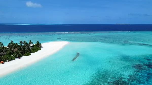 Discovering the Beauty of Velavaru Island in the Maldives