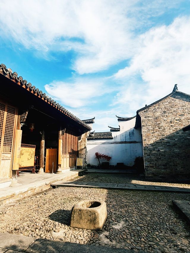 春節將至，到盧宅「扣嬉」
