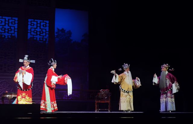 錫劇裡的戀愛腦，為夫燒樓、巡狩懲貪官！