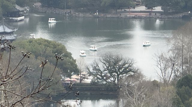 古城牆上觀東湖