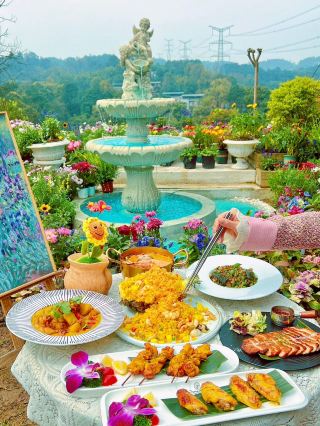 Venture into a real-life Monet's Garden for a spring micro-vacation.