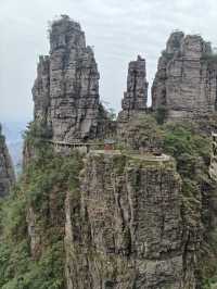 逢星期一登山| 廣西版「小張家界」貴港北帝山～