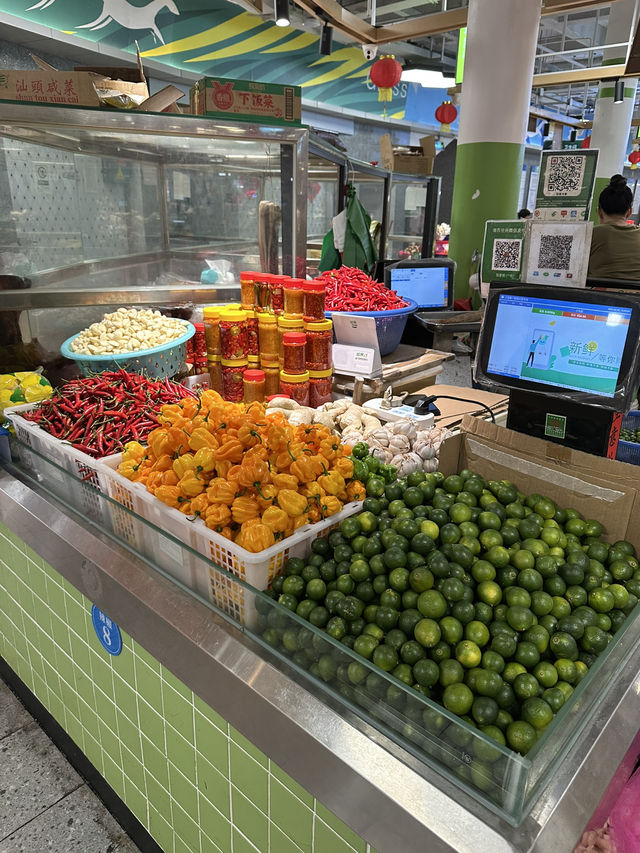 🎣🎣Market N1: Sanya’s Vibrant Fresh Produce Paradise* 🍍  