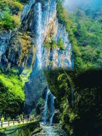 探秘「甘肅小九寨」的山水奇境
