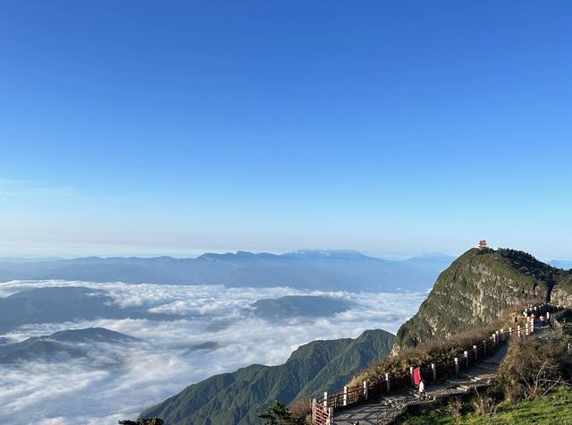 # 峨眉山旅遊超強攻略,一篇就夠! # 峨眉山旅遊超強攻略,一篇就夠!