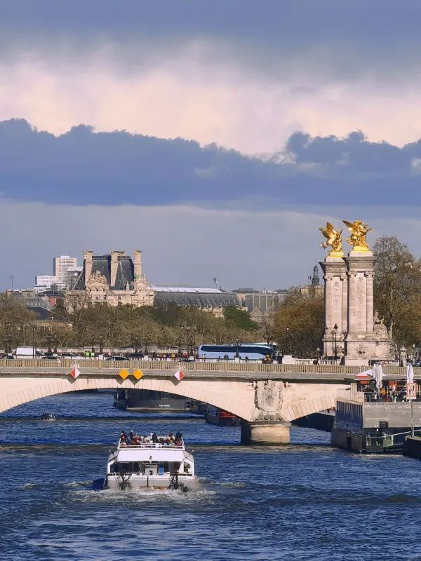 Experience the Sunset Cruise on the Seine River in Paris